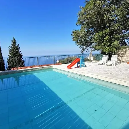 Stonehill Apartament Budva